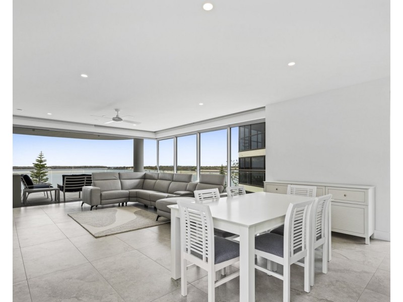 4/536 Marine Parade, Biggera Waters QLD 4216