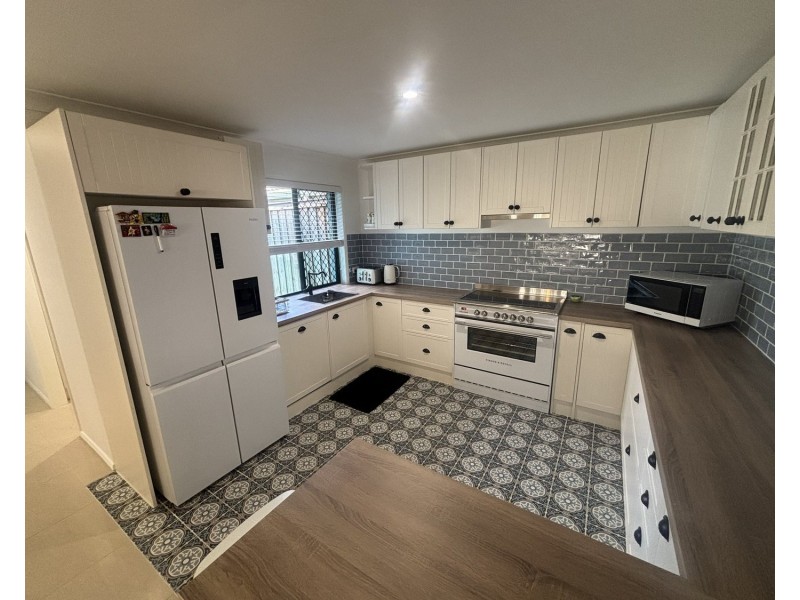 1/126 Greenacre Drive, Parkwood QLD 4214
