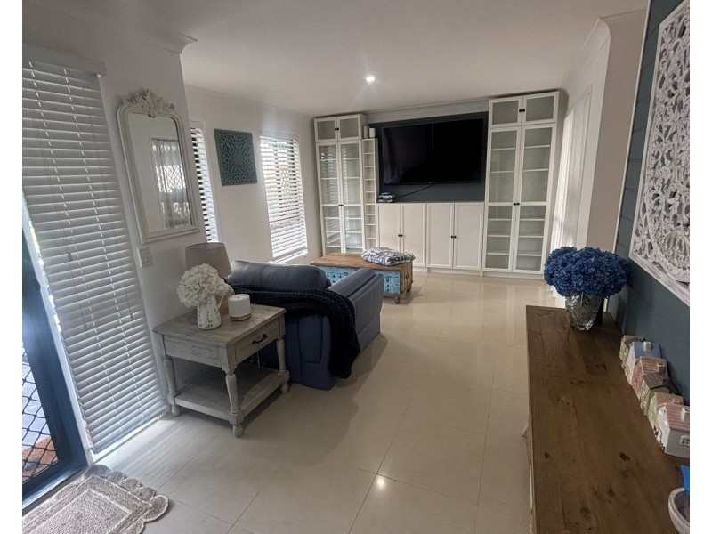 1/126 Greenacre Drive, Parkwood QLD 4214