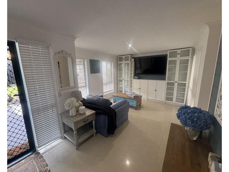 1/126 Greenacre Drive, Parkwood QLD 4214