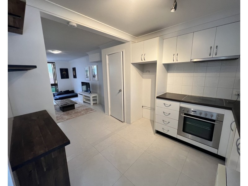 7/37-41 Markwell Avenue, Surfers Paradise QLD 4217