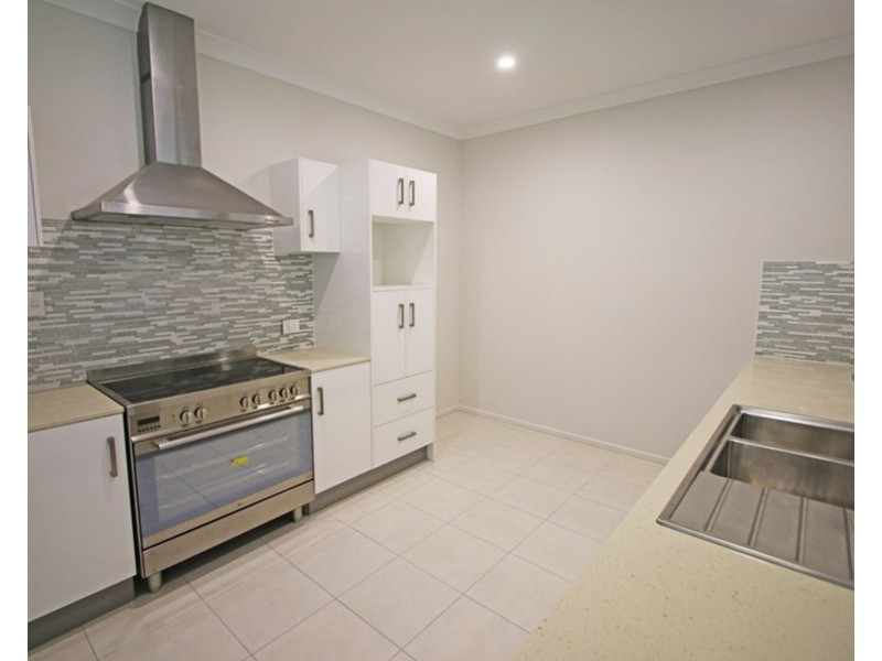 Room 3 – 2/45 Kinarra Street, Ashmore QLD 4214