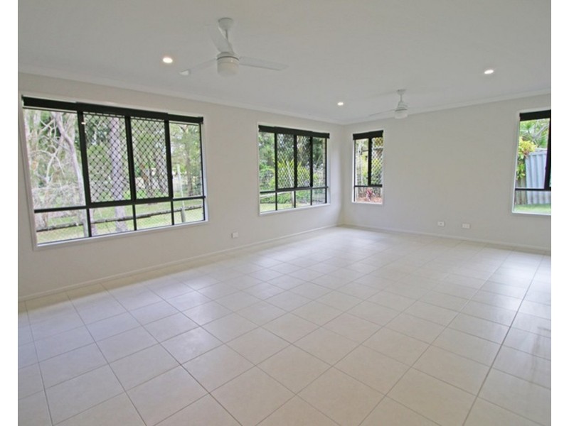 Room 3 – 2/45 Kinarra Street, Ashmore QLD 4214