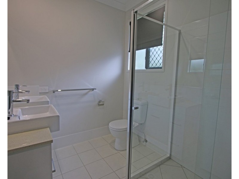 Room 3 – 2/45 Kinarra Street, Ashmore QLD 4214