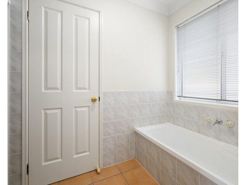 14 Chelmsford Place, Parkwood QLD 4214
