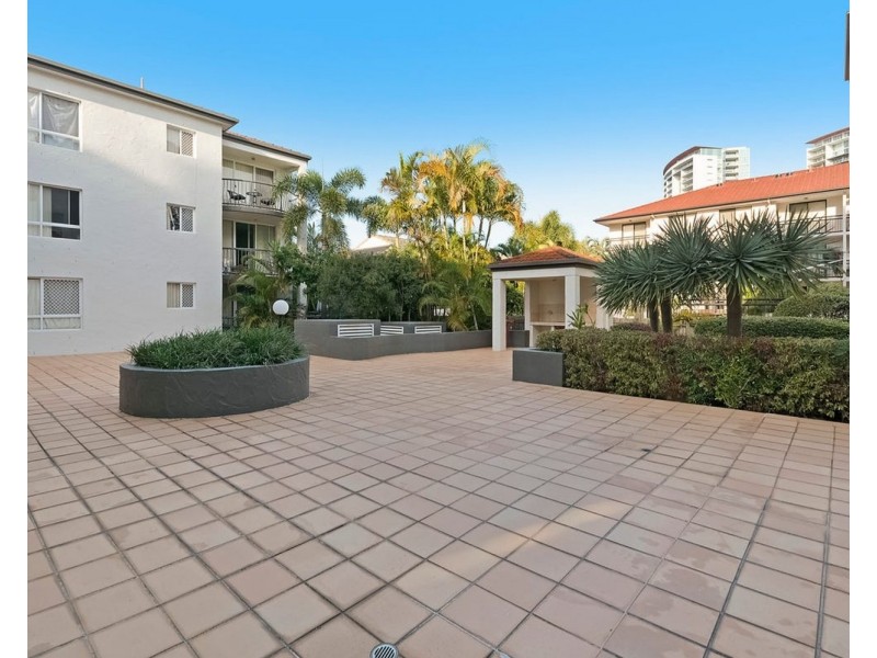 1/3 Norman Street, Southport QLD 4215