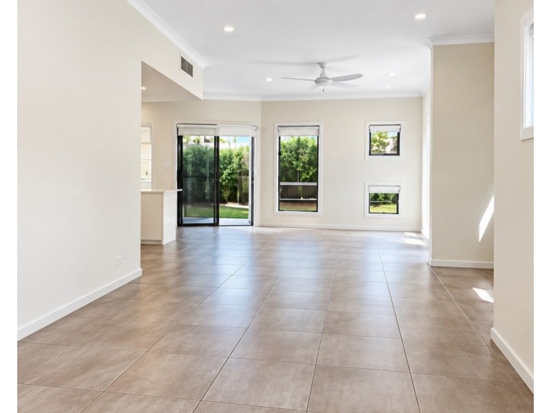 6/5 Ashbourne Terrace, Biggera Waters QLD 4216