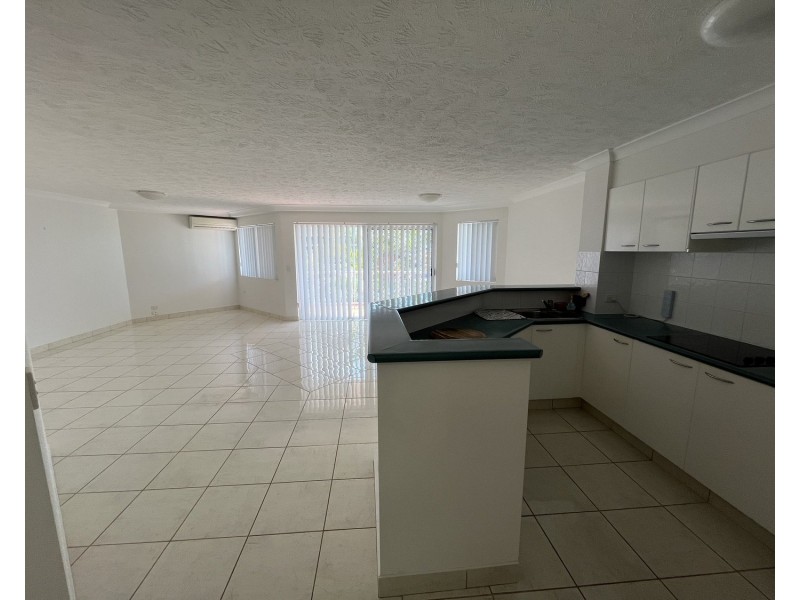 8/20 Canal Avenue, Runaway Bay QLD 4216