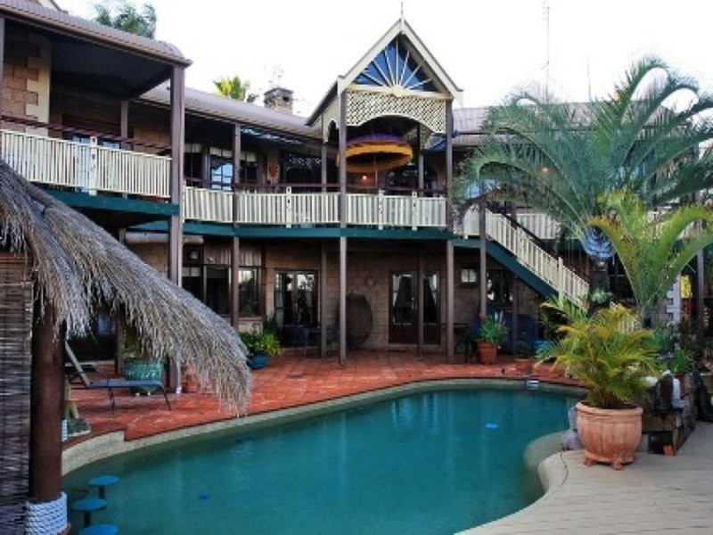 27 Amethyst Court, Carrara QLD 4211