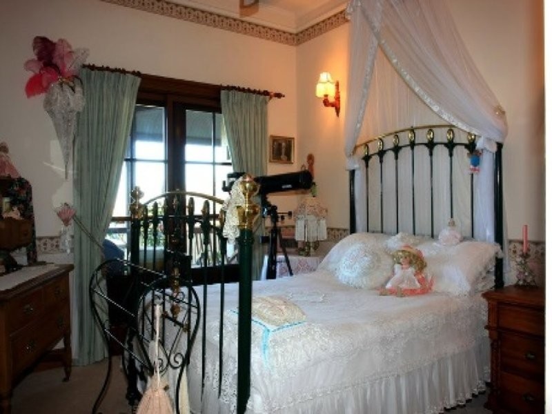 27 Amethyst Court, Carrara QLD 4211