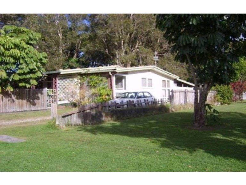 8 Echlin Street, Labrador QLD 4215