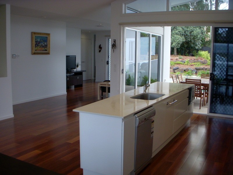 1008 Lakeview Terrace, Benowa QLD 4217