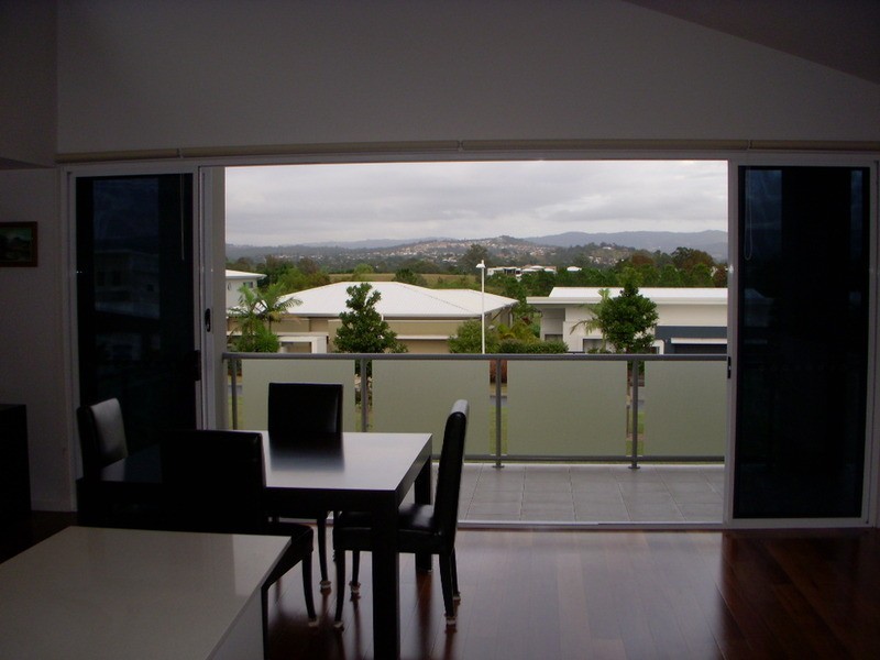 1008 Lakeview Terrace, Benowa QLD 4217