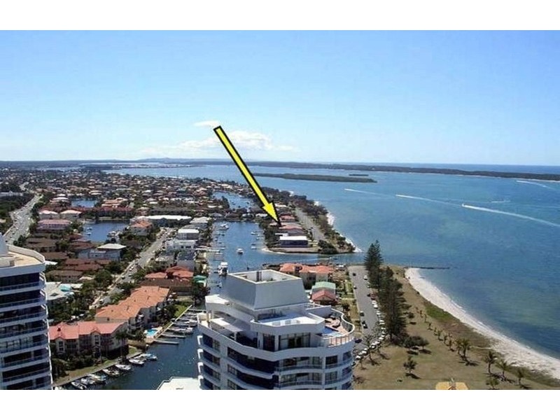 6 Angler Esplanade, Runaway Bay QLD 4216