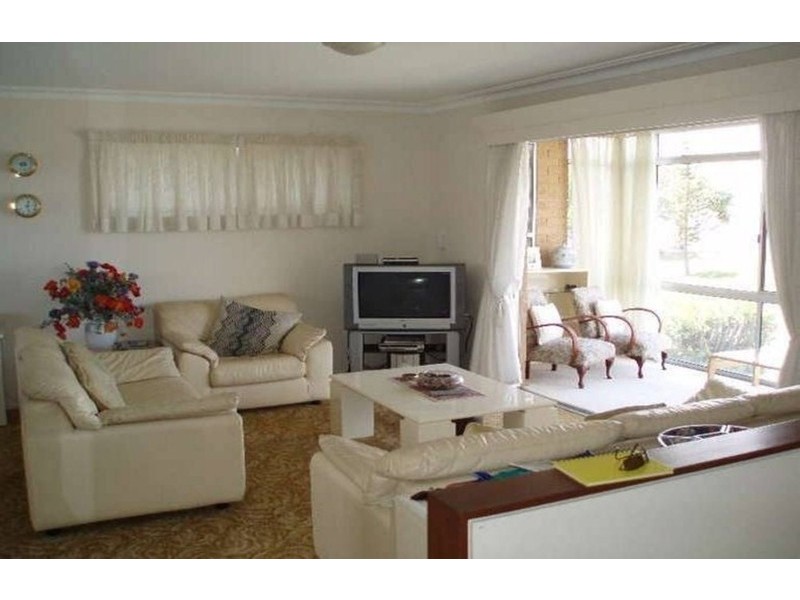 6 Angler Esplanade, Runaway Bay QLD 4216