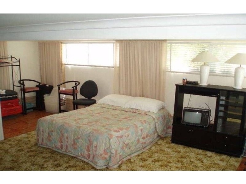6 Angler Esplanade, Runaway Bay QLD 4216