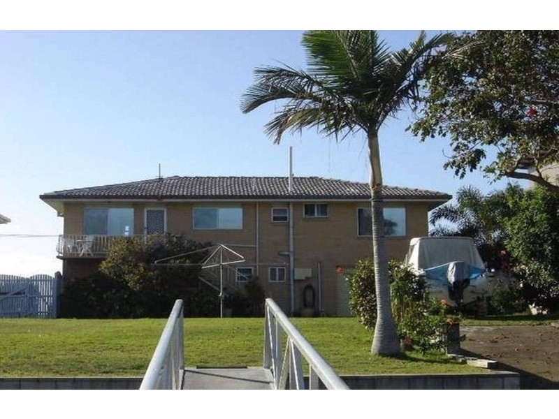 6 Angler Esplanade, Runaway Bay QLD 4216