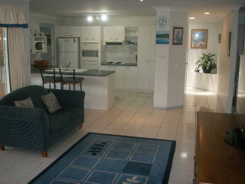 Parkwood QLD 4214