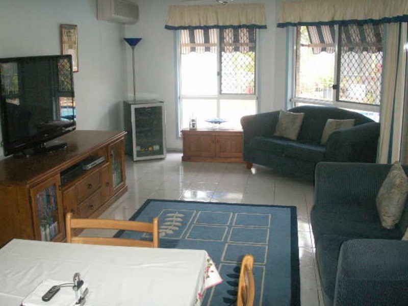 Parkwood QLD 4214