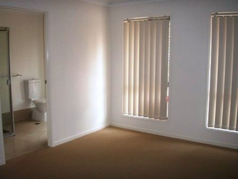 4 Jackaroo Court, Gilston QLD 4211