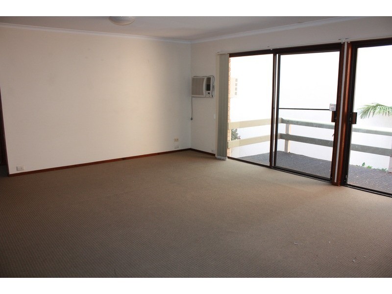 8/28a Marine Parade, Southport QLD 4215