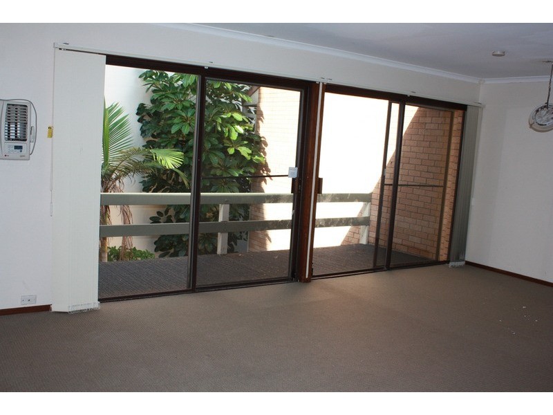 8/28a Marine Parade, Southport QLD 4215