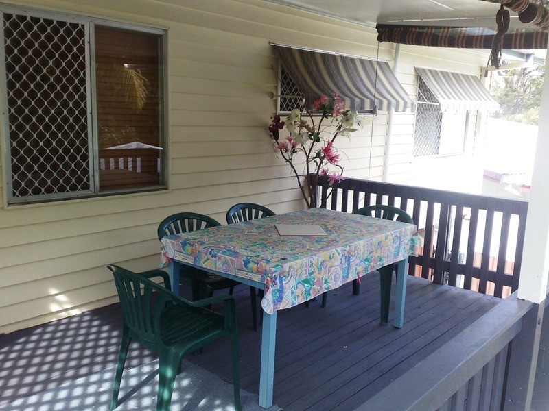 59 Ridgeway Avenue, Southport QLD 4215