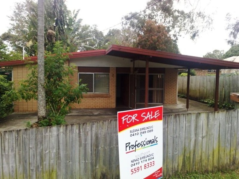 25 Horder Avenue, Labrador QLD 4215