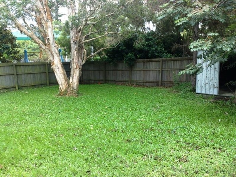 25 Horder Avenue, Labrador QLD 4215