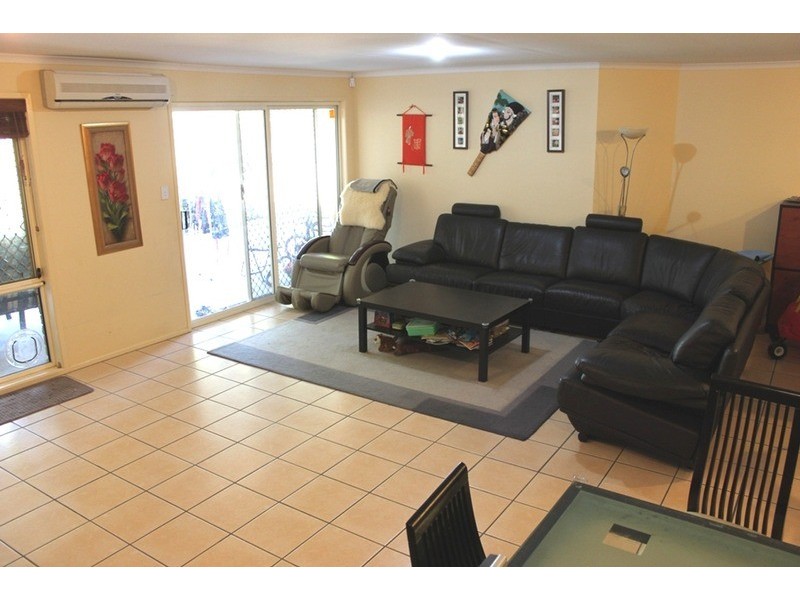 17 Lillywood Crescent, Molendinar QLD 4214