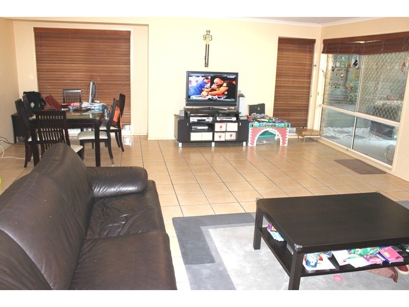 17 Lillywood Crescent, Molendinar QLD 4214