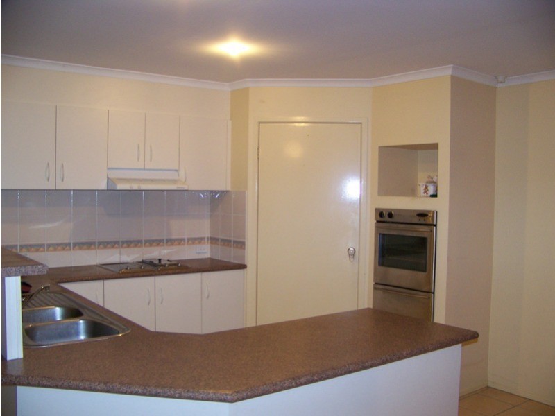 17 Lillywood Crescent, Molendinar QLD 4214