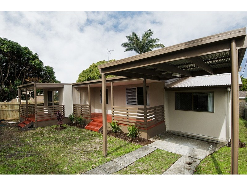 4 Horder Avenue, Labrador QLD 4215