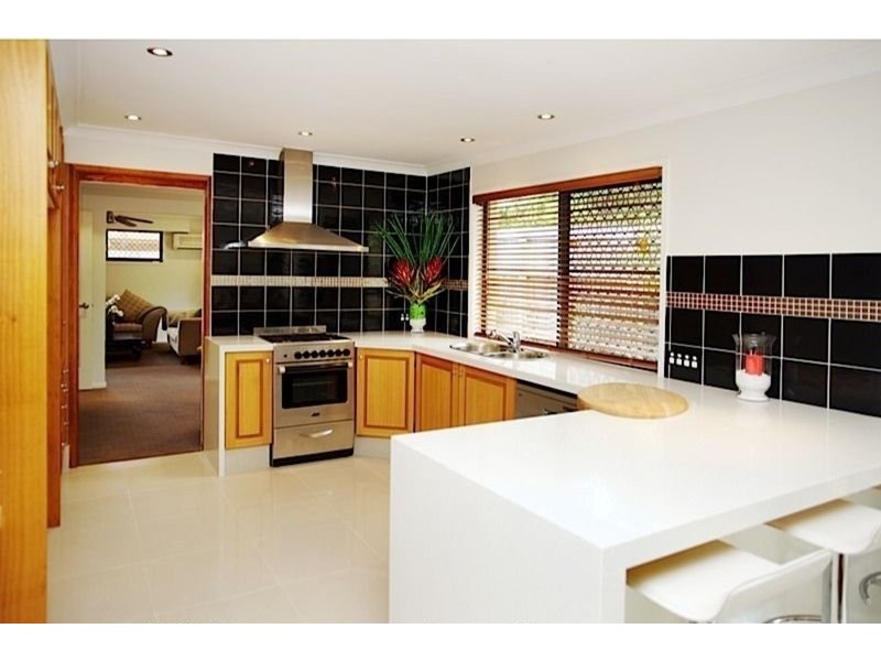 Hollywell QLD 4216