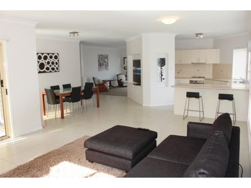 16 Calcetto Place, Arundel QLD 4214