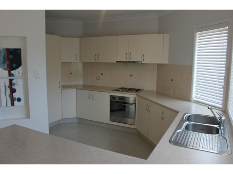 16 Calcetto Place, Arundel QLD 4214