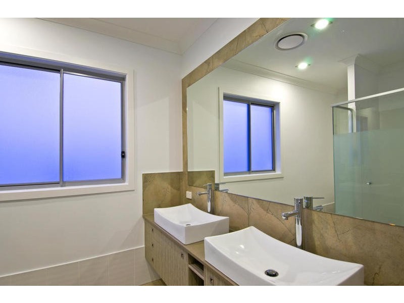 64 East Quay Drive, Biggera Waters QLD 4216