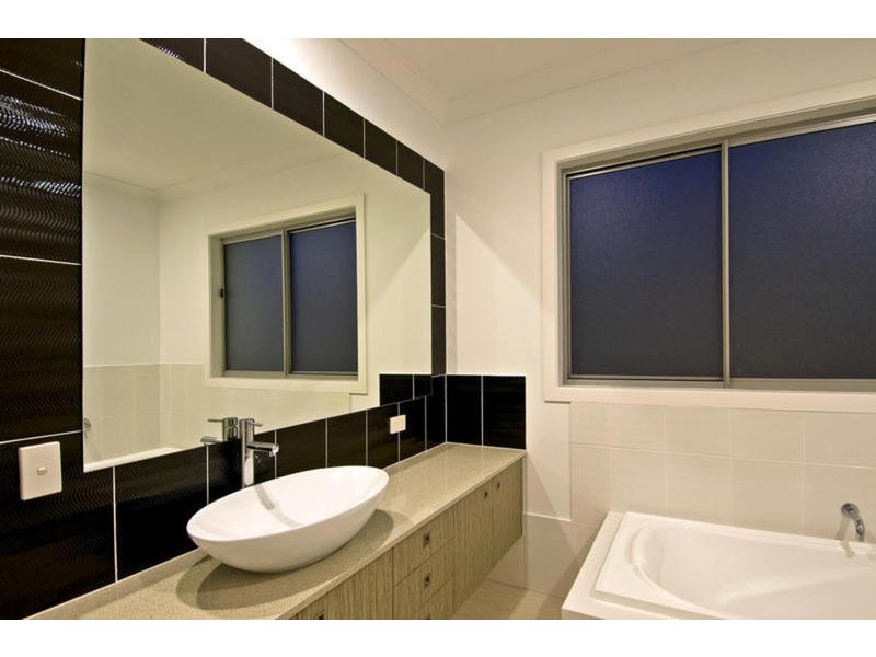 64 East Quay Drive, Biggera Waters QLD 4216