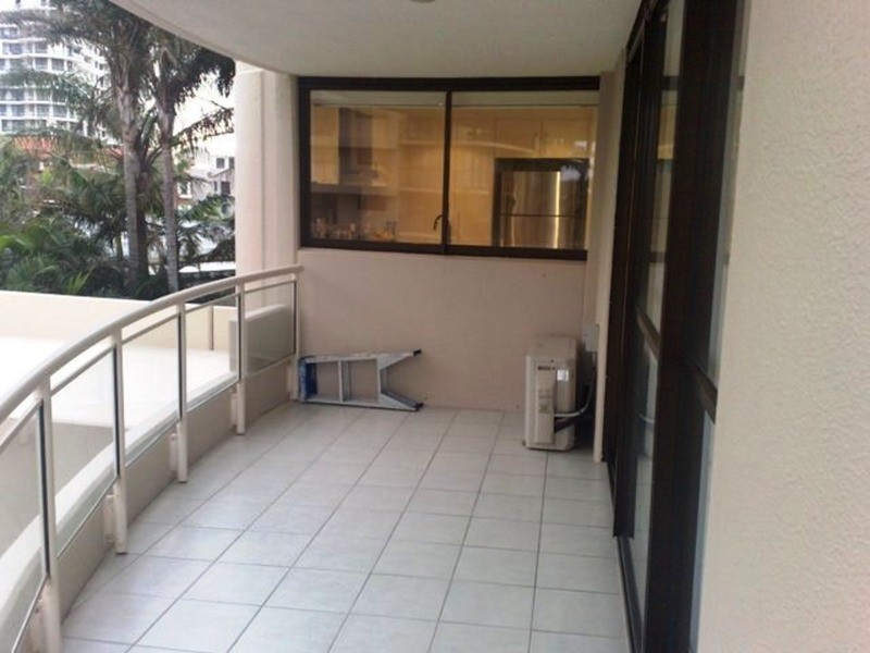 11/3 Cunningham Avenue, Main Beach QLD 4217