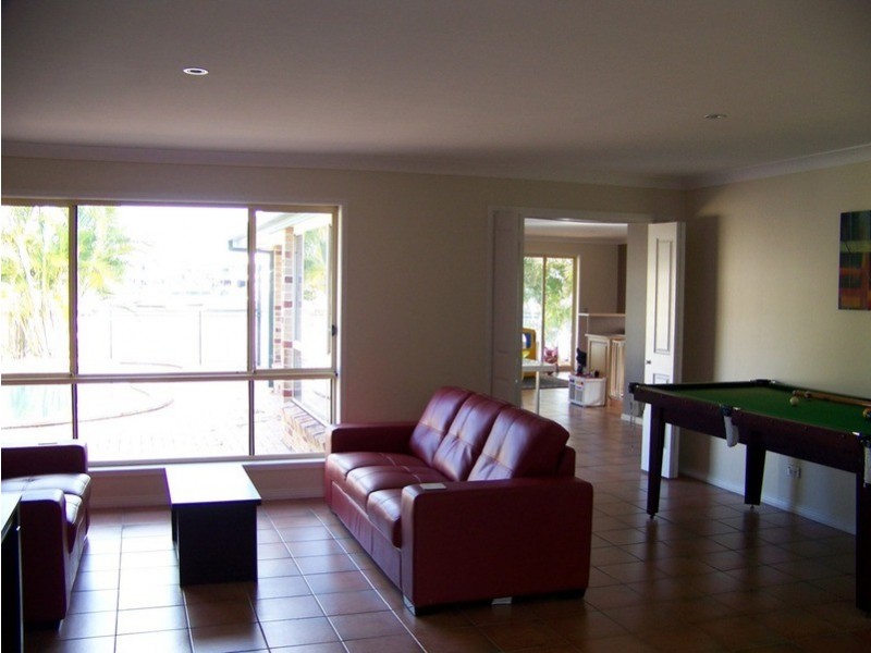 5 Erave Avenue, Runaway Bay QLD 4216