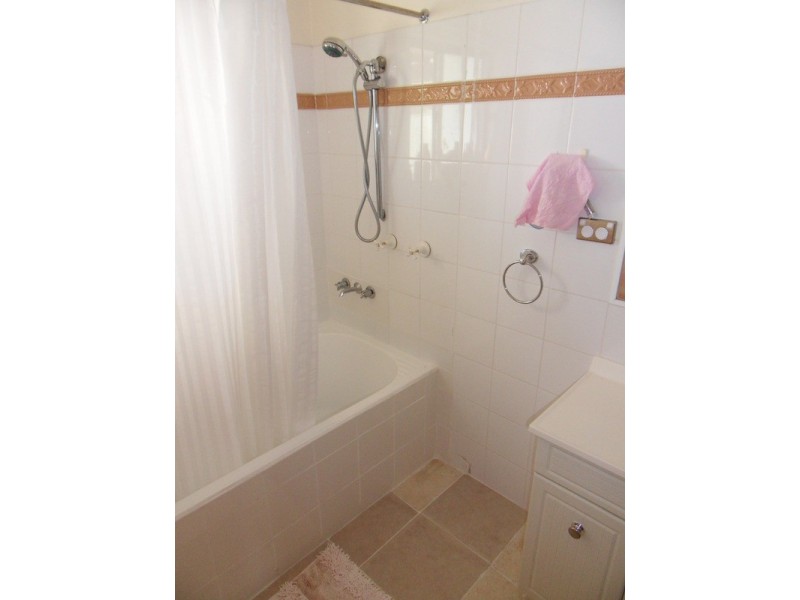 4 Wentworth Avenue, Molendinar QLD 4214