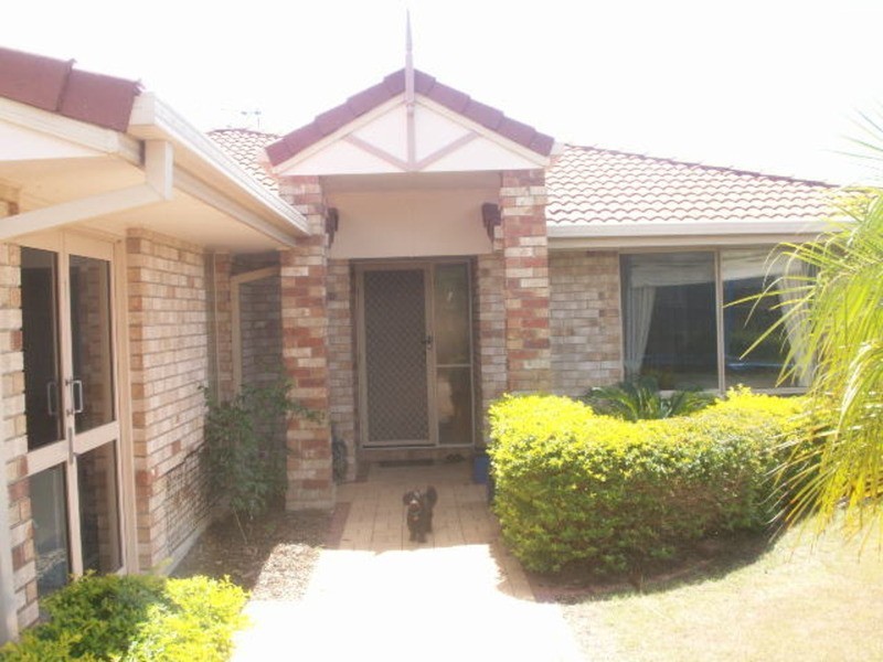 35 Crestwood Drive, Molendinar QLD 4214