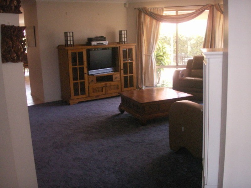 35 Crestwood Drive, Molendinar QLD 4214