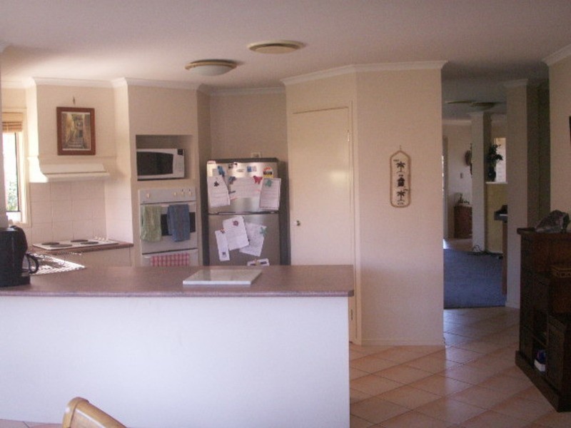 35 Crestwood Drive, Molendinar QLD 4214