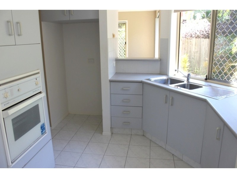 4/97 Pohlman Street, Southport QLD 4215