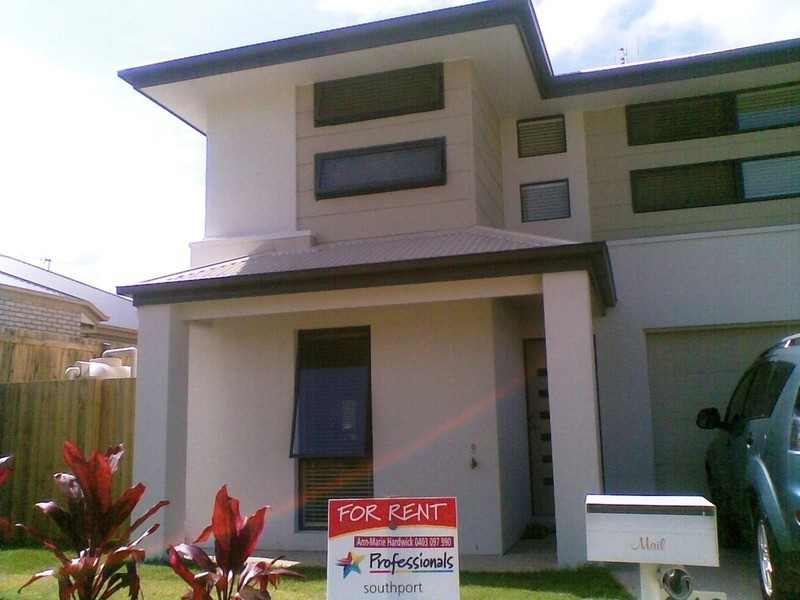 3/12 Gumtree Crescent, Upper Coomera QLD 4209