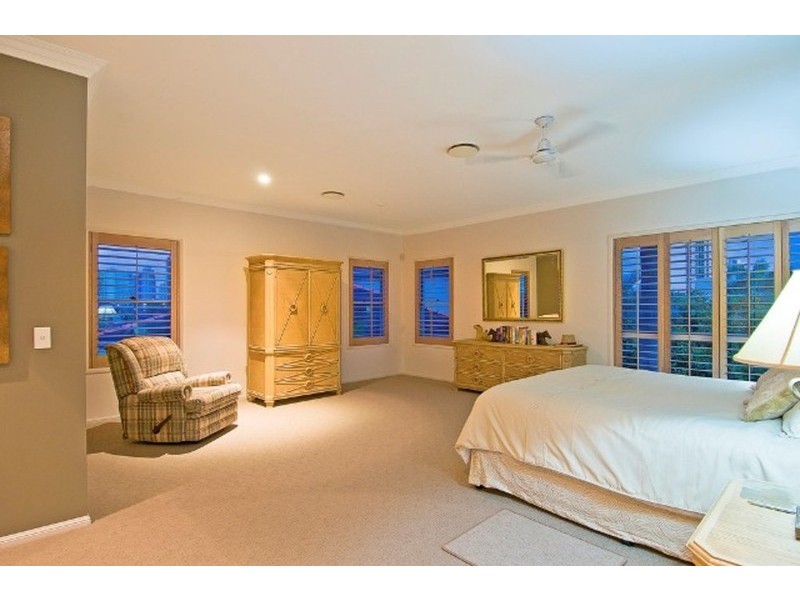 34 Midshipman Court, Paradise Waters QLD 4217