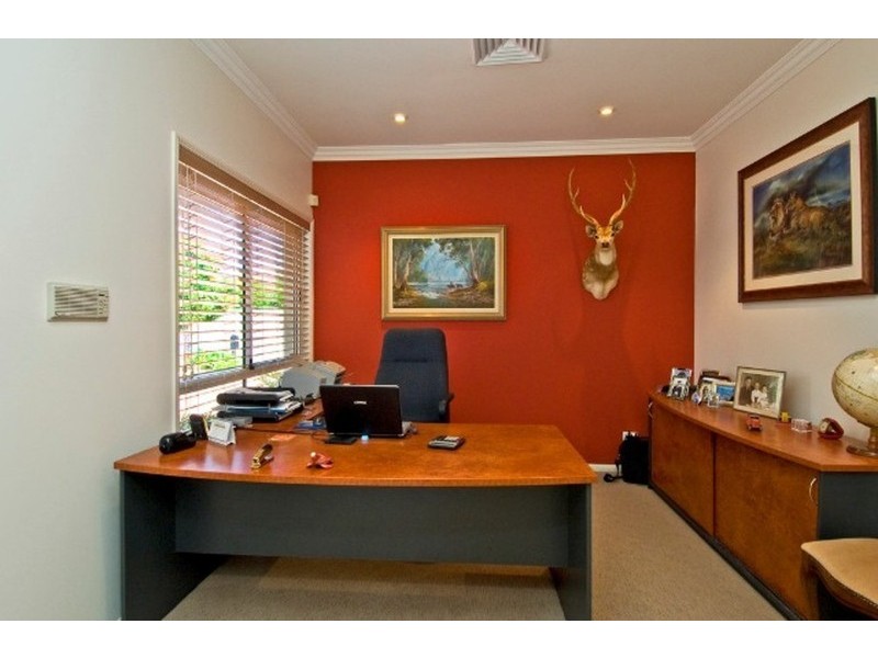 34 Midshipman Court, Paradise Waters QLD 4217