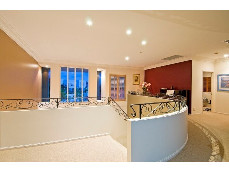 34 Midshipman Court, Paradise Waters QLD 4217