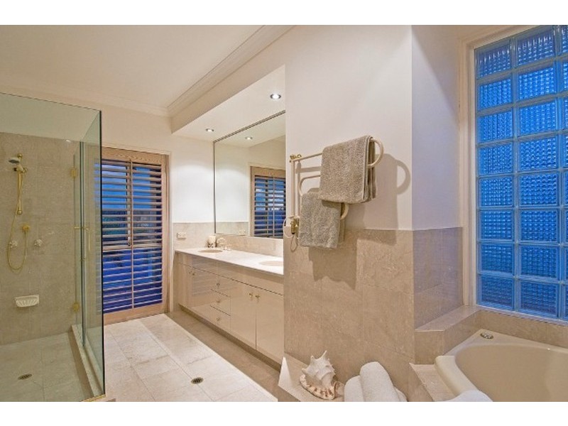 34 Midshipman Court, Paradise Waters QLD 4217